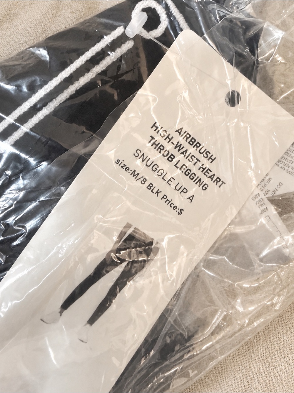 ALO Yoga Airbrush matching activewear set in Black/White. Size M
